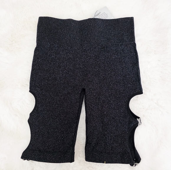 Savage X Fenty🩶Bawdy Double Knit Bike Shorts SIZE L - Picture 8 of 9